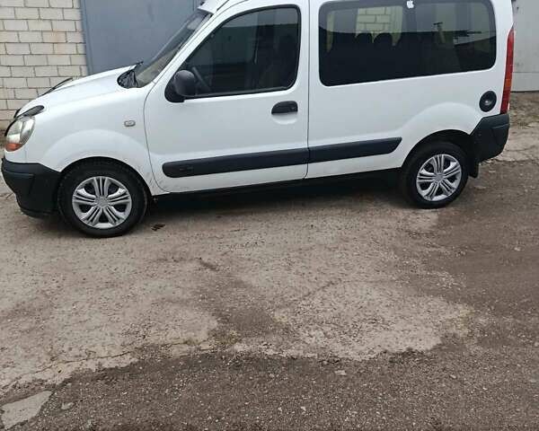 Белый Рено Кенгу, объемом двигателя 1.5 л и пробегом 234 тыс. км за 4500 $, фото 1 на Automoto.ua