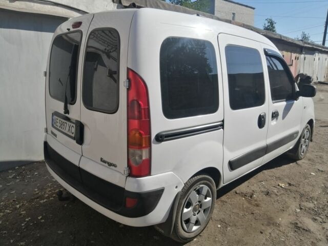 Рено Кєнгу 2006 у Кам'янське (Дніпродзержинськ) на Automoto.ua Білий Рено Кєнгу, об'ємом двигуна 1.5 л та пробігом 348 тис. км за 4200 $, фото 1 на Automoto.ua