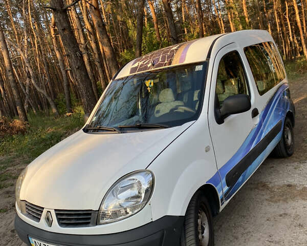 Білий Рено Кєнгу, об'ємом двигуна 1.5 л та пробігом 234 тис. км за 3900 $, фото 1 на Automoto.ua