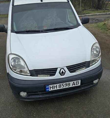 Белый Рено Кенгу, объемом двигателя 1.5 л и пробегом 303 тыс. км за 4100 $, фото 1 на Automoto.ua