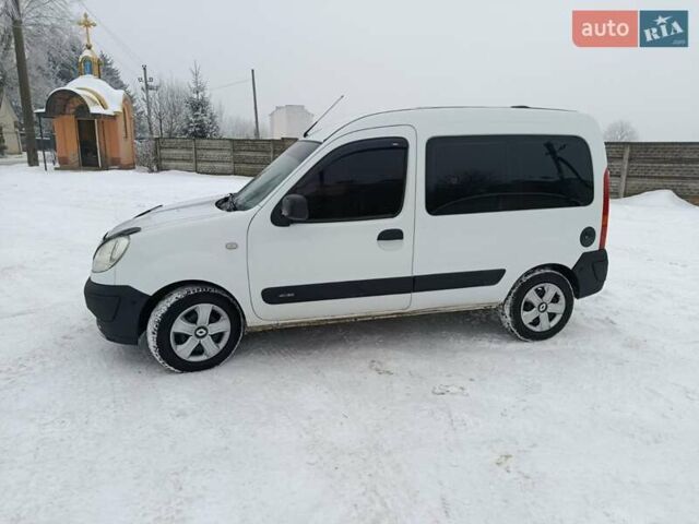 Белый Рено Кенгу, объемом двигателя 1.46 л и пробегом 195 тыс. км за 4850 $, фото 1 на Automoto.ua
