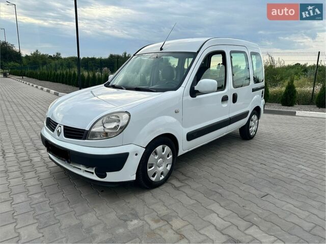 Белый Рено Кенгу, объемом двигателя 1.5 л и пробегом 225 тыс. км за 4400 $, фото 1 на Automoto.ua