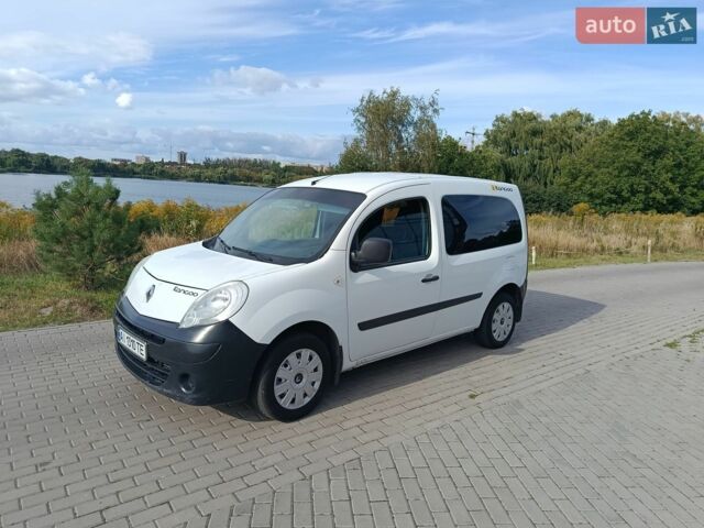 Белый Рено Кенгу, объемом двигателя 1.46 л и пробегом 372 тыс. км за 4350 $, фото 1 на Automoto.ua