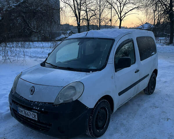 Білий Рено Кєнгу, об'ємом двигуна 1.46 л та пробігом 330 тис. км за 3700 $, фото 1 на Automoto.ua