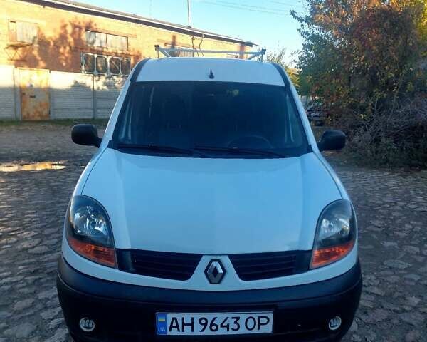 Рено Кенгу 2008 в Каменке на Automoto.ua Белый Рено Кенгу, объемом двигателя 1.5 л и пробегом 300 тыс. км за 4200 $, фото 1 на Automoto.ua