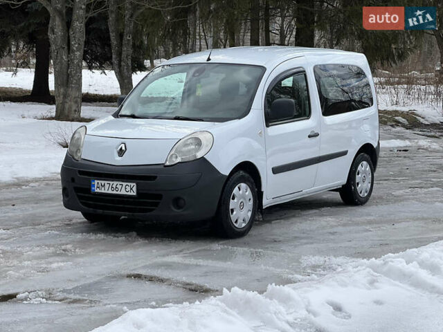 Білий Рено Кєнгу, об'ємом двигуна 1.5 л та пробігом 300 тис. км за 5150 $, фото 1 на Automoto.ua