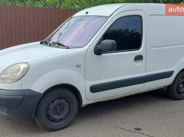 Белый Рено Кенгу, объемом двигателя 1.46 л и пробегом 225 тыс. км за 4700 $, фото 1 на Automoto.ua