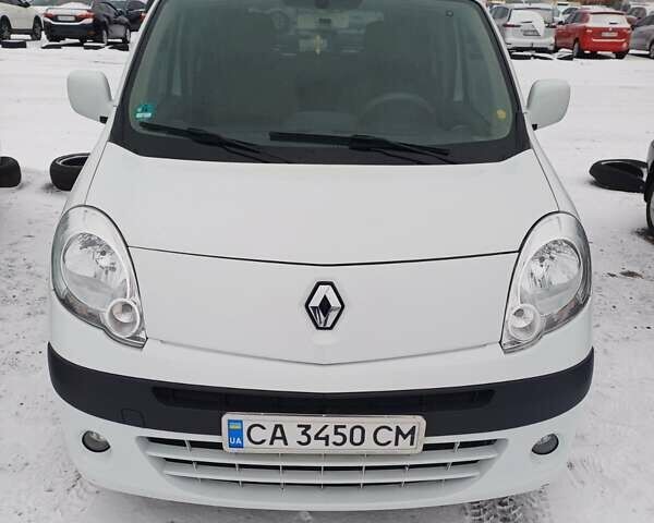 Білий Рено Кєнгу, об'ємом двигуна 1.5 л та пробігом 315 тис. км за 8800 $, фото 1 на Automoto.ua