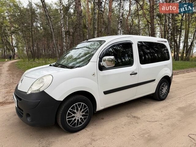 Белый Рено Кенгу, объемом двигателя 1.46 л и пробегом 205 тыс. км за 5300 $, фото 1 на Automoto.ua