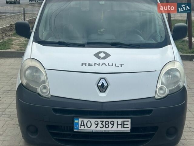 Белый Рено Кенгу, объемом двигателя 1.5 л и пробегом 380 тыс. км за 5600 $, фото 1 на Automoto.ua
