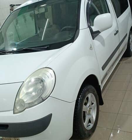 Белый Рено Кенгу, объемом двигателя 1.46 л и пробегом 320 тыс. км за 6200 $, фото 1 на Automoto.ua