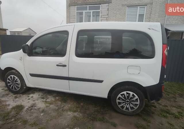 Білий Рено Кєнгу, об'ємом двигуна 1.5 л та пробігом 300 тис. км за 2850 $, фото 1 на Automoto.ua