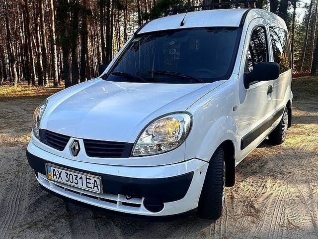 Білий Рено Кєнгу, об'ємом двигуна 1.5 л та пробігом 300 тис. км за 3100 $, фото 1 на Automoto.ua