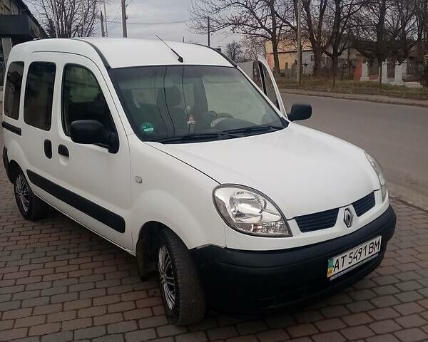 Белый Рено Кенгу, объемом двигателя 1.5 л и пробегом 201 тыс. км за 4600 $, фото 1 на Automoto.ua