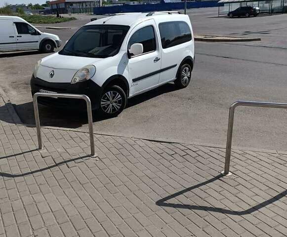 Белый Рено Кенгу, объемом двигателя 1.5 л и пробегом 370 тыс. км за 6100 $, фото 1 на Automoto.ua