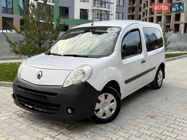 Белый Рено Кенгу, объемом двигателя 1.5 л и пробегом 217 тыс. км за 5499 $, фото 1 на Automoto.ua