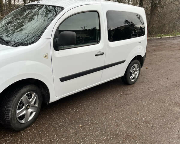 Белый Рено Кенгу, объемом двигателя 1.46 л и пробегом 398 тыс. км за 5600 $, фото 1 на Automoto.ua