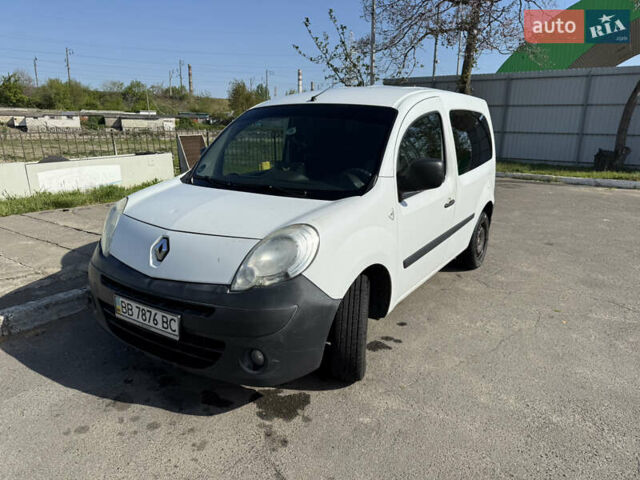 Белый Рено Кенгу, объемом двигателя 1.46 л и пробегом 300 тыс. км за 5500 $, фото 1 на Automoto.ua