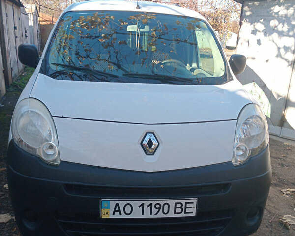 Белый Рено Кенгу, объемом двигателя 1.46 л и пробегом 180 тыс. км за 6500 $, фото 1 на Automoto.ua