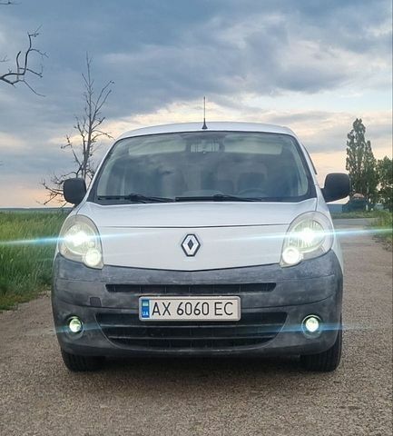Білий Рено Кєнгу, об'ємом двигуна 1.46 л та пробігом 325 тис. км за 6500 $, фото 1 на Automoto.ua
