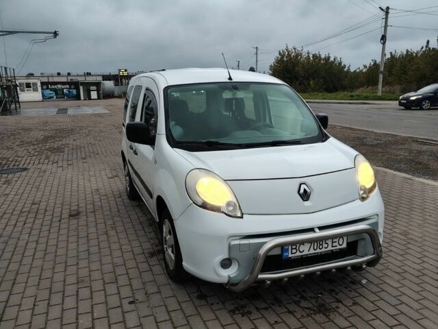 Рено Кєнгу 2010 у Новояворівськ на Automoto.ua Білий Рено Кєнгу, об'ємом двигуна 1.5 л та пробігом 258 тис. км за 6000 $, фото 1 на Automoto.ua
