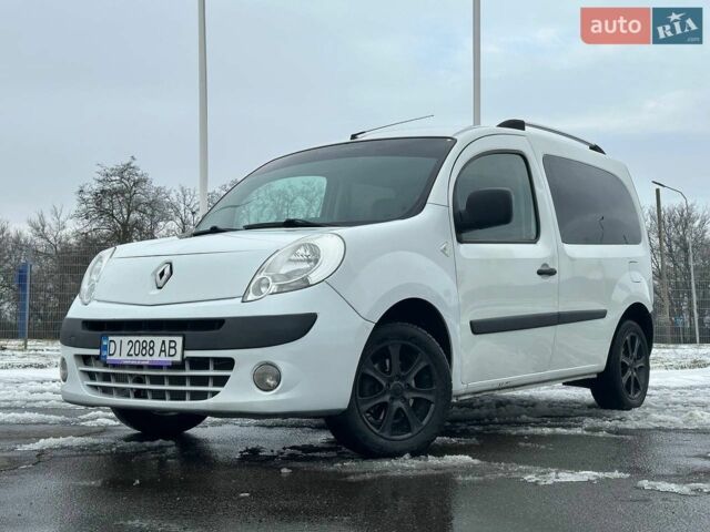 Белый Рено Кенгу, объемом двигателя 1.46 л и пробегом 330 тыс. км за 5700 $, фото 1 на Automoto.ua