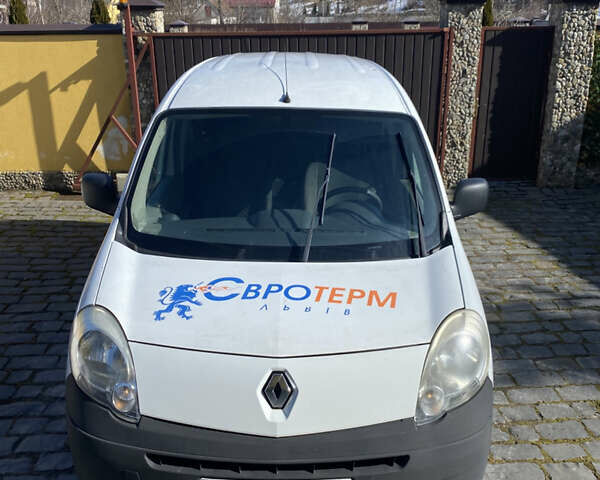 Белый Рено Кенгу, объемом двигателя 1.5 л и пробегом 280 тыс. км за 4300 $, фото 1 на Automoto.ua