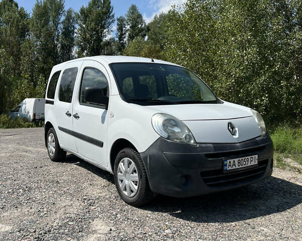 Белый Рено Кенгу, объемом двигателя 1.46 л и пробегом 208 тыс. км за 6400 $, фото 1 на Automoto.ua