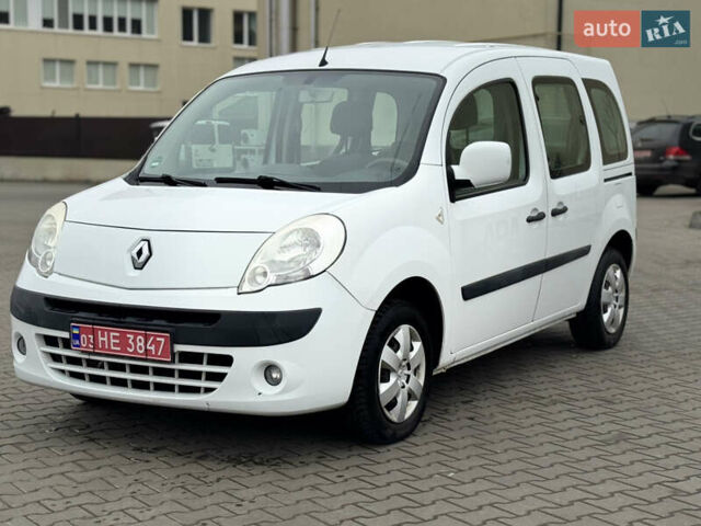 Білий Рено Кєнгу, об'ємом двигуна 1.5 л та пробігом 250 тис. км за 6850 $, фото 1 на Automoto.ua