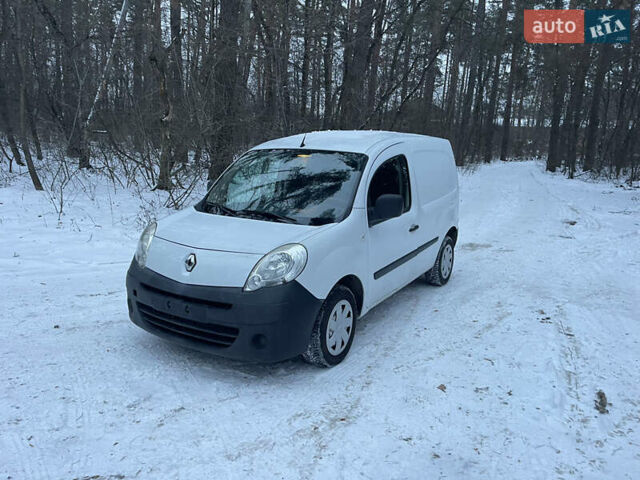 Білий Рено Кєнгу, об'ємом двигуна 1.5 л та пробігом 200 тис. км за 4600 $, фото 1 на Automoto.ua