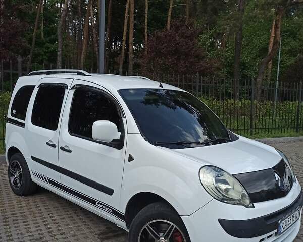 Белый Рено Кенгу, объемом двигателя 1.5 л и пробегом 236 тыс. км за 7300 $, фото 1 на Automoto.ua