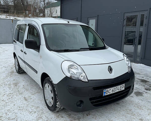Білий Рено Кєнгу, об'ємом двигуна 1.5 л та пробігом 299 тис. км за 4700 $, фото 1 на Automoto.ua