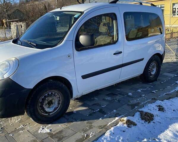 Белый Рено Кенгу, объемом двигателя 1.5 л и пробегом 219 тыс. км за 6500 $, фото 1 на Automoto.ua