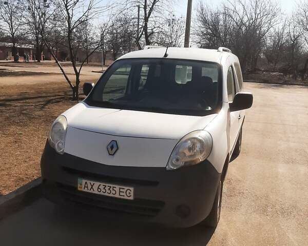 Белый Рено Кенгу, объемом двигателя 1.46 л и пробегом 264 тыс. км за 5500 $, фото 1 на Automoto.ua