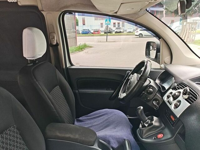 Белый Рено Кенгу, объемом двигателя 1.5 л и пробегом 308 тыс. км за 7800 $, фото 1 на Automoto.ua