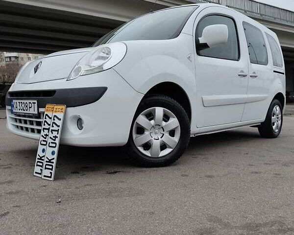 Белый Рено Кенгу, объемом двигателя 1.5 л и пробегом 195 тыс. км за 7929 $, фото 1 на Automoto.ua