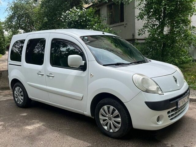 Белый Рено Кенгу, объемом двигателя 1.6 л и пробегом 210 тыс. км за 7950 $, фото 1 на Automoto.ua