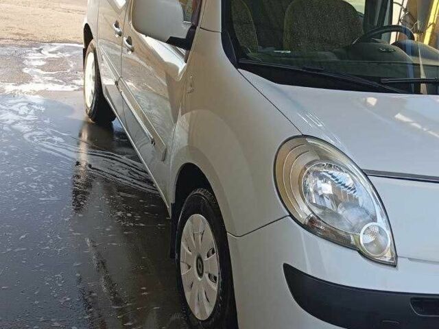 Білий Рено Кєнгу, об'ємом двигуна 1.6 л та пробігом 177 тис. км за 8450 $, фото 1 на Automoto.ua