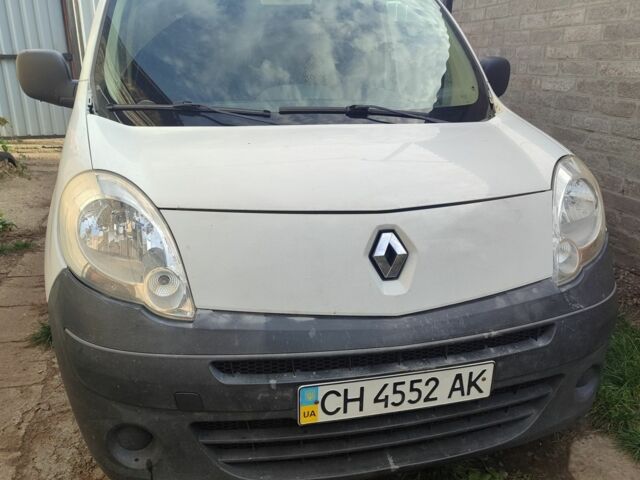 Белый Рено Кенгу, объемом двигателя 0 л и пробегом 380 тыс. км за 3900 $, фото 1 на Automoto.ua