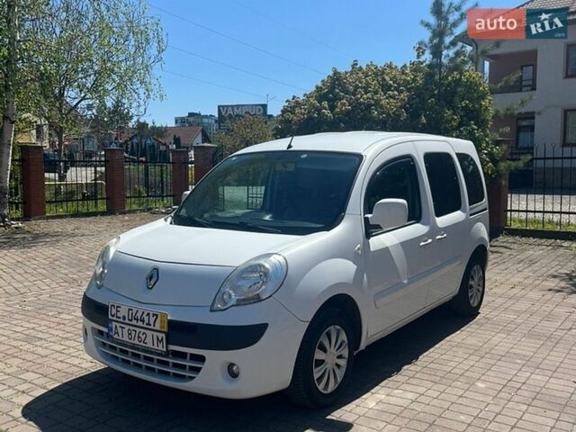 Белый Рено Кенгу, объемом двигателя 1.6 л и пробегом 210 тыс. км за 7950 $, фото 1 на Automoto.ua