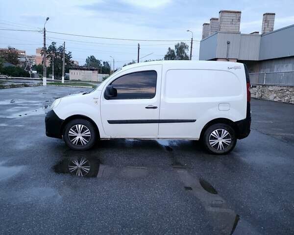 Белый Рено Кенгу, объемом двигателя 1.5 л и пробегом 203 тыс. км за 4500 $, фото 1 на Automoto.ua