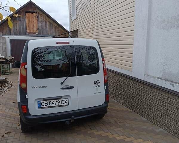 Рено Кєнгу 2011 у Чернігові на Automoto.ua Білий Рено Кєнгу, об'ємом двигуна 1.5 л та пробігом 240 тис. км за 4500 $, фото 1 на Automoto.ua