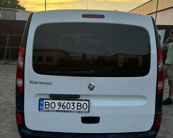 Белый Рено Кенгу, объемом двигателя 1.46 л и пробегом 274 тыс. км за 6900 $, фото 1 на Automoto.ua