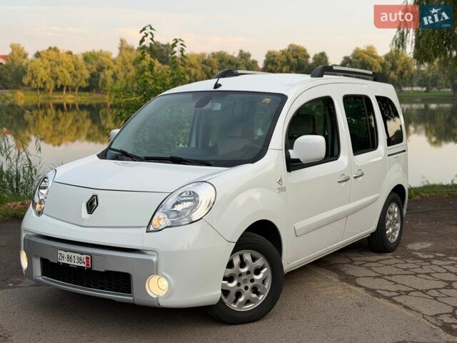 Белый Рено Кенгу, объемом двигателя 1.6 л и пробегом 179 тыс. км за 9900 $, фото 1 на Automoto.ua