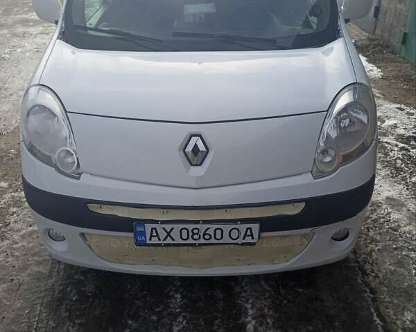 Белый Рено Кенгу, объемом двигателя 1.46 л и пробегом 241 тыс. км за 6600 $, фото 1 на Automoto.ua