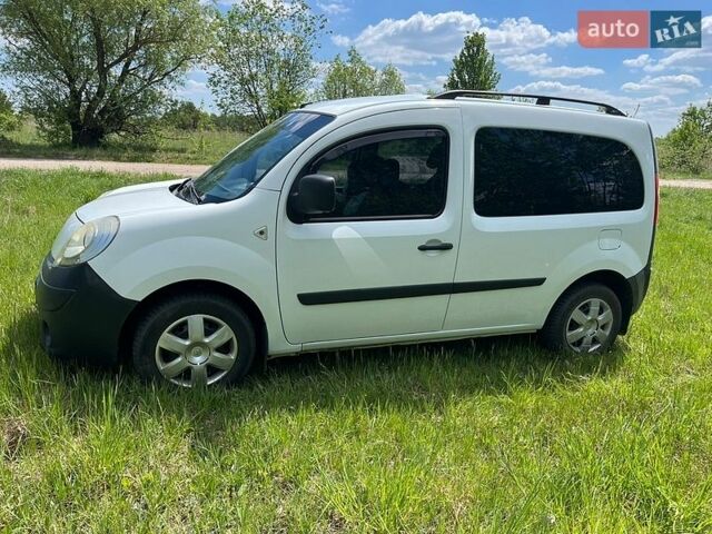 Белый Рено Кенгу, объемом двигателя 1.5 л и пробегом 220 тыс. км за 7500 $, фото 1 на Automoto.ua
