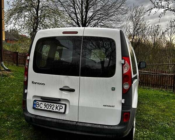 Білий Рено Кєнгу, об'ємом двигуна 0 л та пробігом 98 тис. км за 6100 $, фото 1 на Automoto.ua