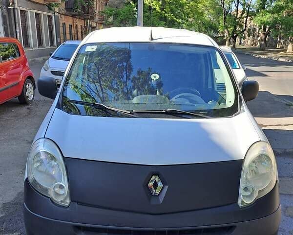 Белый Рено Кенгу, объемом двигателя 1.46 л и пробегом 263 тыс. км за 5500 $, фото 1 на Automoto.ua