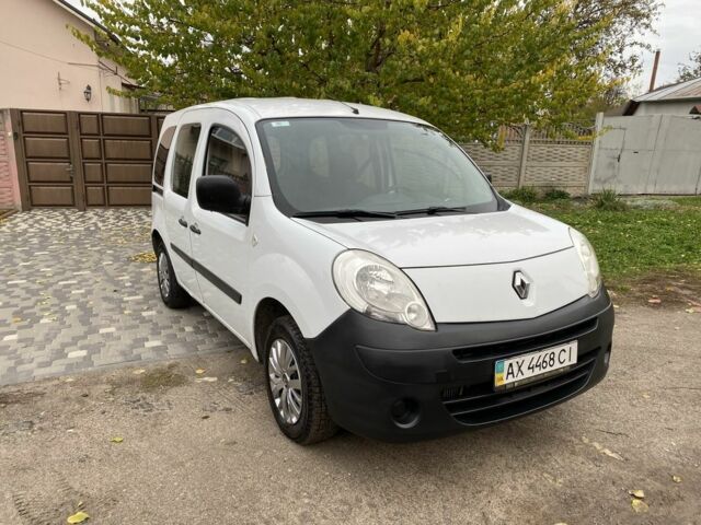 Білий Рено Кєнгу, об'ємом двигуна 1.5 л та пробігом 300 тис. км за 4950 $, фото 1 на Automoto.ua