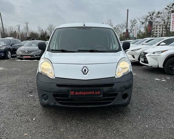 Белый Рено Кенгу, объемом двигателя 1.6 л и пробегом 161 тыс. км за 4600 $, фото 1 на Automoto.ua